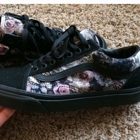 vans old skool floral velvet sneaker